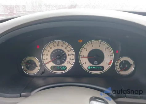 2001 Chrysler Town & Country Limited z USA, uszkodzony, nr VIN 2C8GP64L21R343383